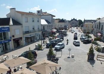 Agence-Ouest-Courtage-à-La-Roche-sur-Yon-courtier-en-prêt-immobilier-Vendée